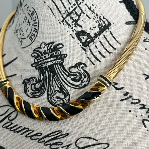 Vintage 80s Gold Tone Black Enamel snake Collar Necklace Statement Choker - Picture 2 of 3